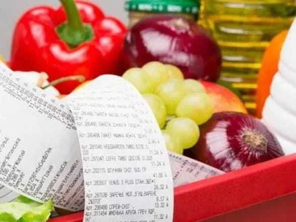 v-ukrayini-podeshevshali-yaytsya-frukti-ta-tsukor