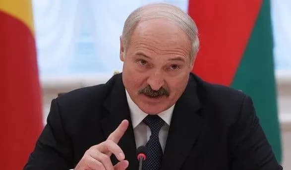 lukashenko-proviv-sekretnu-naradu-prisvyachenu-rosiyskomu-tisku