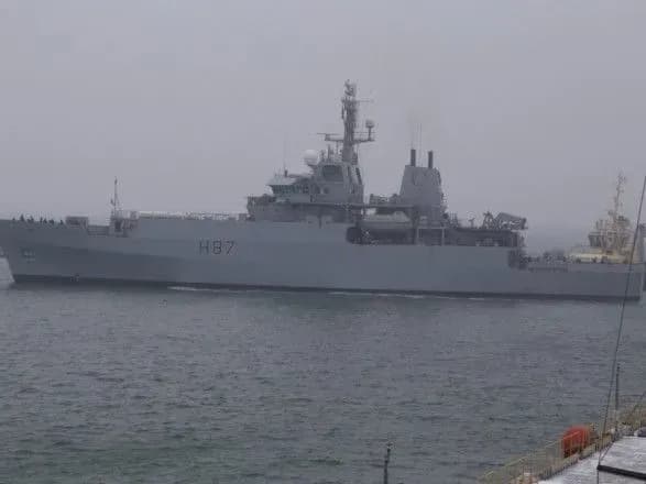 korabel-nato-stoyatime-v-ukrayinskomu-portu-do-22-grudnya