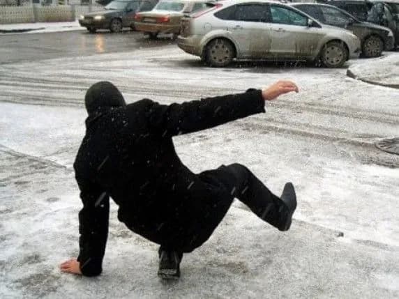 u-kiyevi-zrostaye-kilkist-travmovanikh-cherez-ozheleditsyu