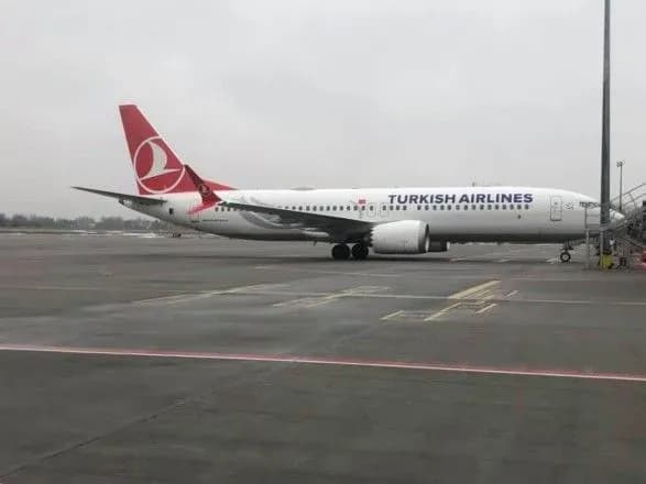 u-lvovi-litak-vikotivsya-za-mezhi-zlitnoyi-smugi