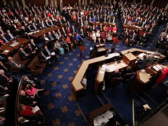 na-19-y-den-shatdauna-v-ssha-palata-predstavnikiv-priynyala-zakonoproekt-pro-yogo-pripinennya