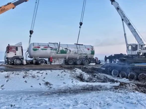 viyskovi-ta-ryatuvalniki-spilno-likviduvali-naslidki-dtp-na-donechchini