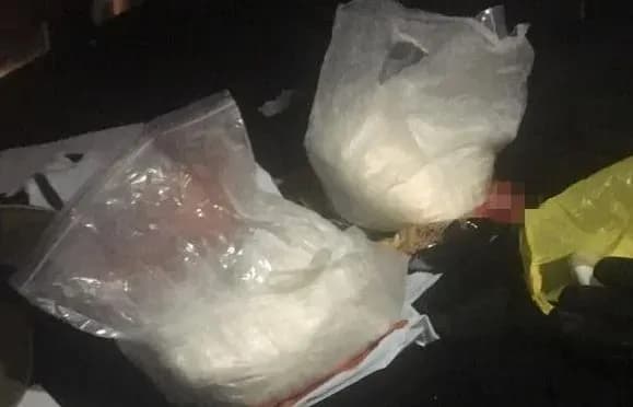 zatrimano-narkodilkiv-z-velikoyu-partiyeyu-amfetaminu