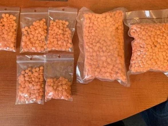 ukrayinets-namagavsya-reysovim-avtobusom-vvezti-do-ukrayini-partiyu-psikhotropiv