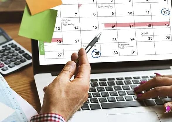 eksperti-nbu-u-davosi-proschupali-ideyu-skorochennya-robochogo-tizhnya