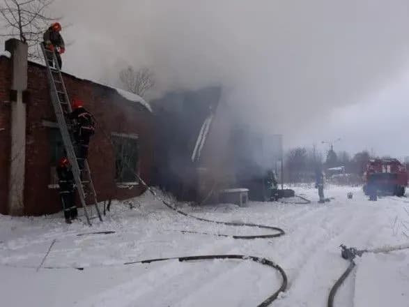 v-ivano-frankivskiy-oblasti-goriv-zavod