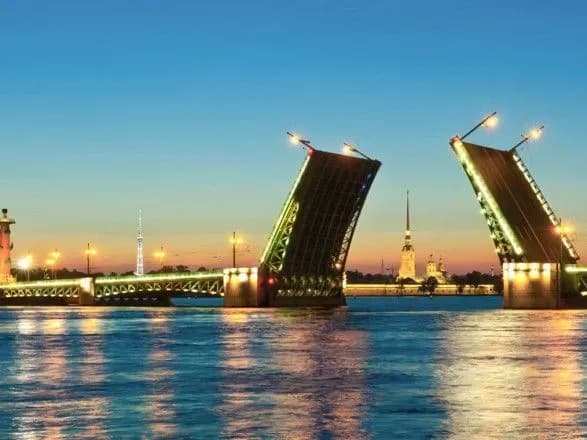 v-peterburzi-evakuyuvali-desyatki-torgovikh-tsentriv-ta-shkil-cherez-povidomlennya-pro-bombi