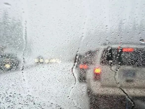 kiyiv-stoyit-u-zatorakh-4