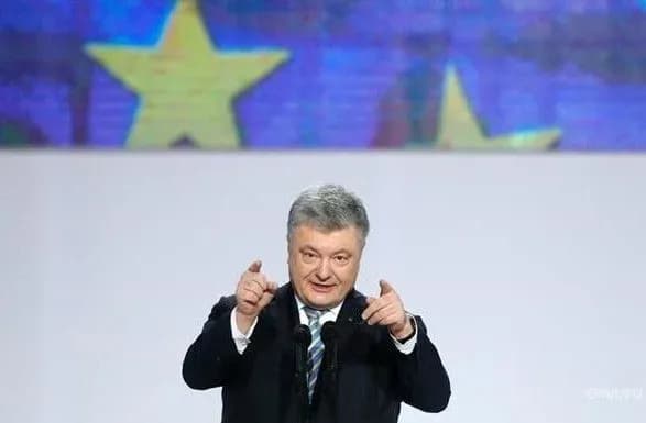 poroshenko-vizme-uchast-u-liturgiyi-ta-chini-intronizatsiyi-predstoyatelya-ptsu