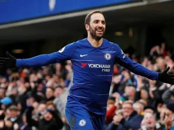 dubl-novachka-iguayina-prinis-chelsi-15-peremogu-v-apl