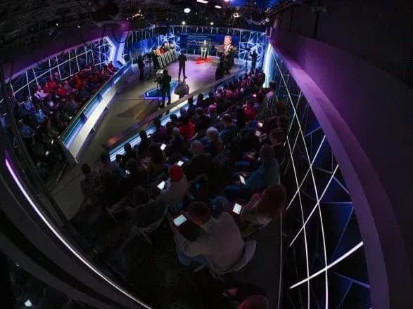 viryu-scho-u-parlamenti-znaydetsya-300-golosiv-dlya-pidtrimki-zmin-do-konstitutsiyi-prezident