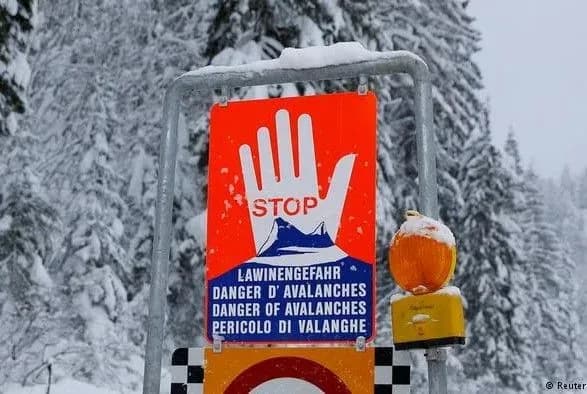 desyatero-lyudey-zaginuli-na-vikhidnikh-v-alpakh-vnaslidok-skhodzhennya-lavin