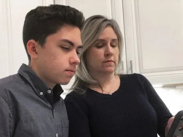 apple-zaplatit-za-osvitu-pidlitka-yakiy-viyaviv-problemu-z-facetime