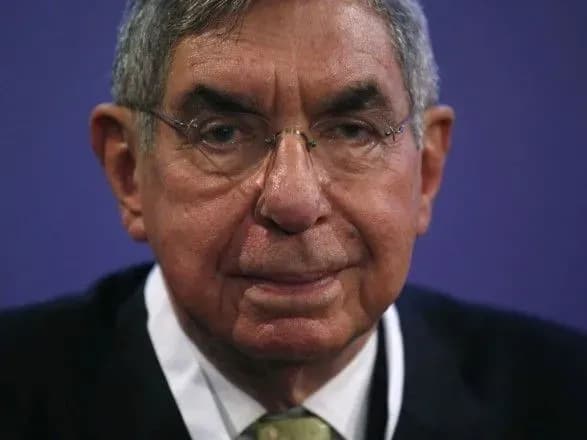 nobelivskogo-laureata-ta-eks-prezidenta-zvinuvachuyut-u-seksualnikh-domagannyakh