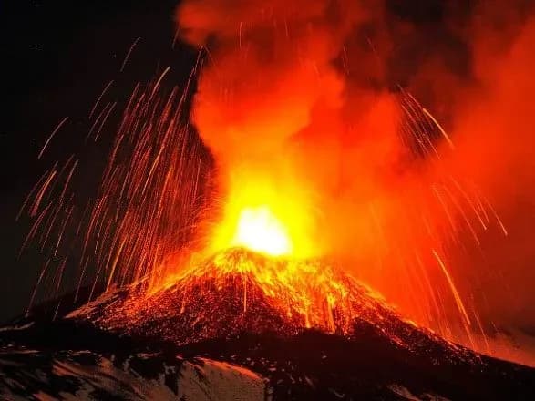 v-indoneziyi-lava-zablokuvala-selische