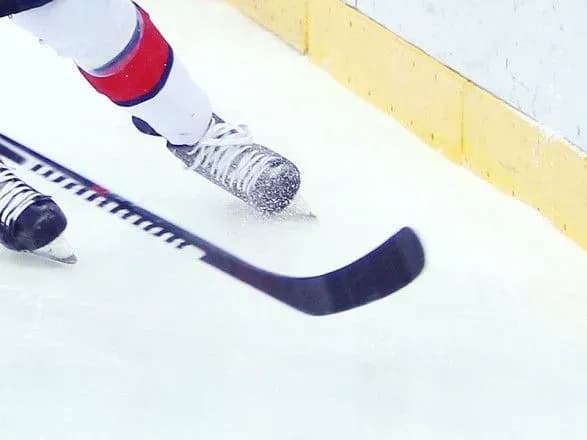 v-rosiyi-pid-chas-matchu-pomer-khokeyist