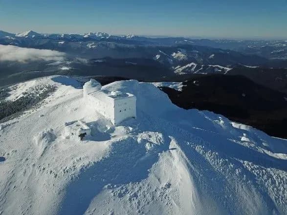 na-gori-pip-ivan-vidnovili-ryatuvalni-roboti