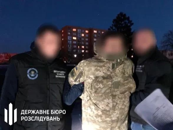 dbr-spiymalo-na-valyutnomu-khabari-zakarpatskogo-prikordonnika