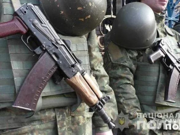 politsiya-perekinula-pidkriplennya-u-prifrontovu-zonu-pislya-obstriliv