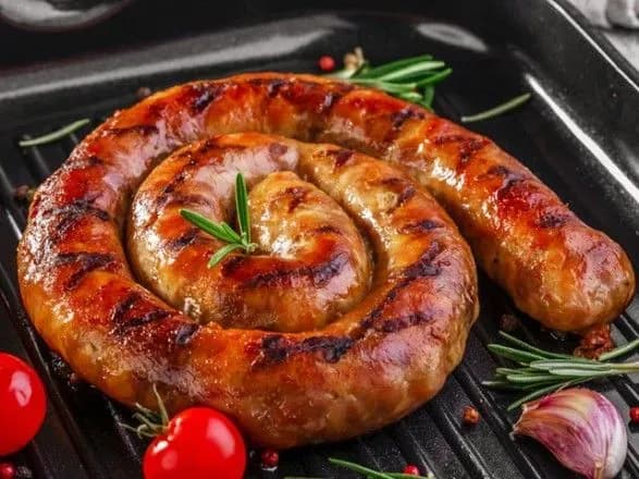 chi-varto-kupuvati-domashnyu-kovbasu-eksperti-rozviyali-mifi