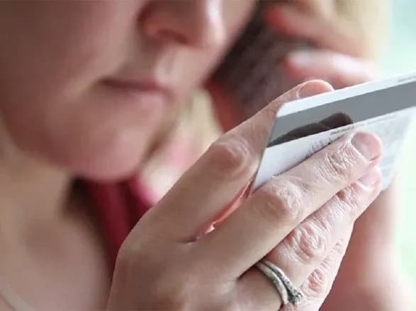 u-kiyevi-shakhray-vimaniv-u-zhinki-ponad-140-tisyach-grn-na-operatsiyu-yiyi-sinu