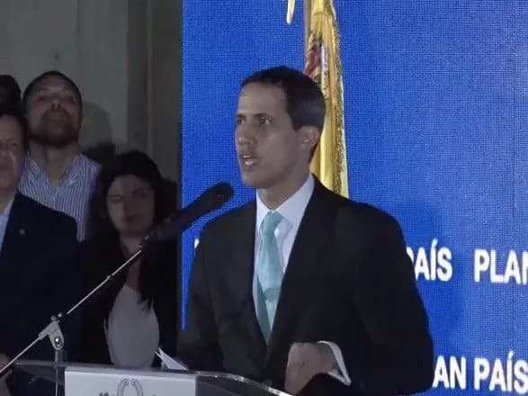 venesuelska-opozitsiya-zvinuvachuye-u-blekauti-prezidenta-maduro