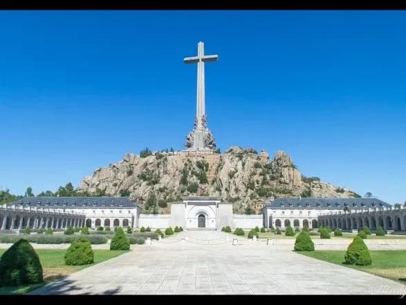 chentsi-oskarzhili-v-sudi-rishennya-vladi-ispaniyi-schodo-eksgumatsiyi-franko