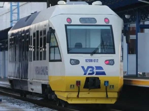ukrzaliznitsya-zapustit-nichniy-ekspres-kiyiv-mariupol