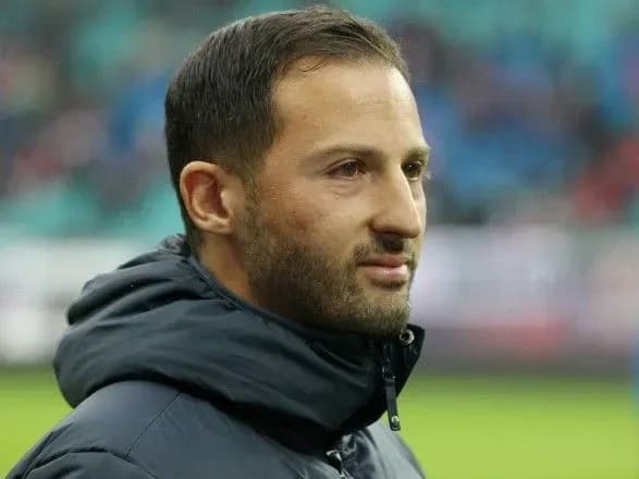 klub-konoplyanki-zvilniv-golovnogo-trenera