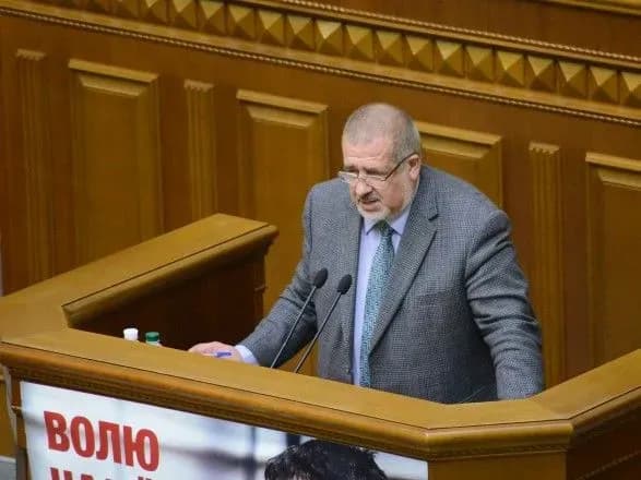 bilshe-polovini-ukrayintsiv-pidtrimuyut-krimskotatarsku-avtonomiyu