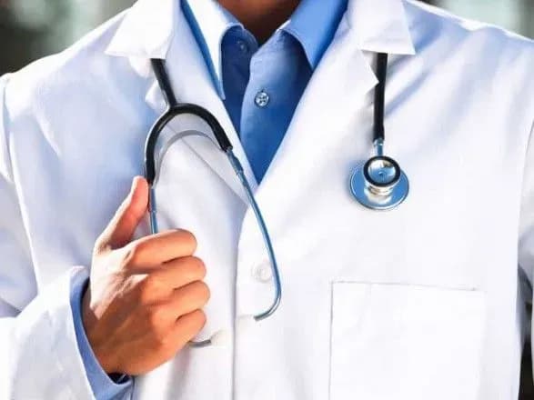 u-likarya-na-yakogo-napali-u-kiyevi-khimichni-opiki-golovi-ta-oka