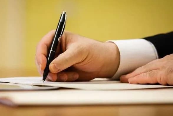 groysman-pidpisav-postanovu-schodo-zatverdzhennya-polozhen-pro-derzhavnu-podatkovu-i-derzhavnu-mitnu-sluzhbi
