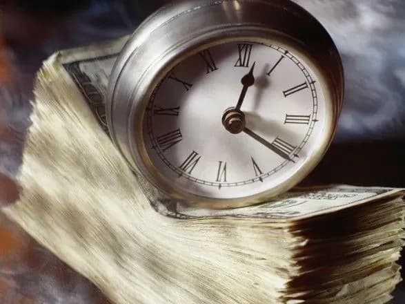 cholovik-13-rokiv-perekhovuvavsya-za-kordonom-zaborguvavshi-svoyim-druzyam-ponad-1-mln-grn