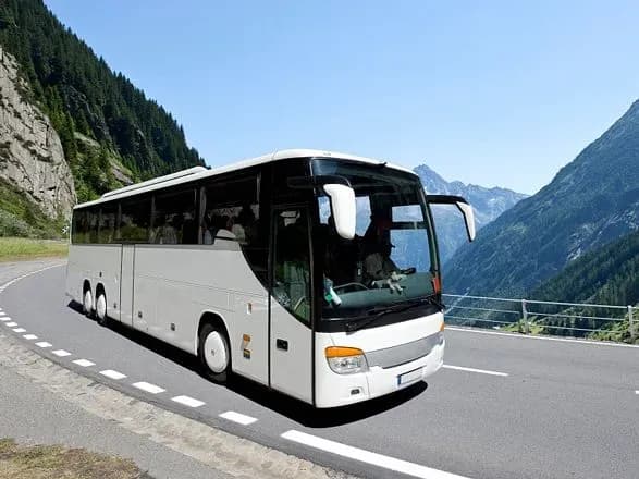 u-kitayi-spalakhnuv-ekskursiyniy-avtobus-zaginuli-26-osib