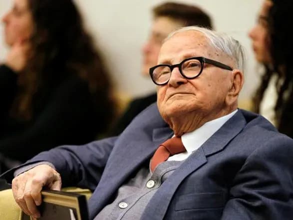 pomer-izrayilskiy-eks-shpigun-yakiy-zloviv-natsistskogo-initsiatora-golokostu