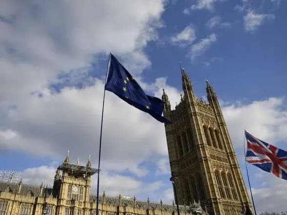 britanski-deputati-vidkinuli-vsi-alternativni-varianti-ugodi-z-yes-po-brexit