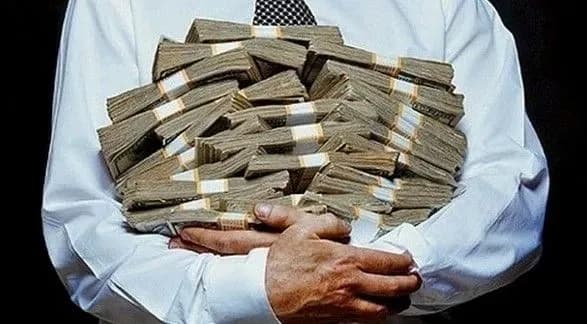 posadovtsiv-stolichnoyi-budivelnoyi-kompaniyi-vikrito-na-privlasnenni-14-4-mln-grn