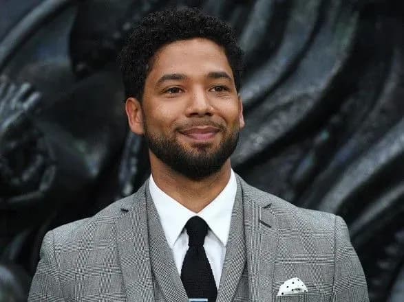 tramp-khoche-povtornoyi-perevirki-spravi-napadu-na-samogo-sebe-aktora-smolletta