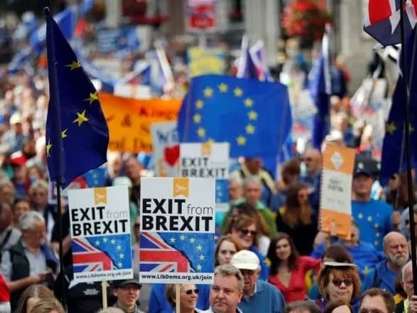 politsiya-zatrimala-v-londoni-pyatokh-uchasnikiv-aktsiy-protestu-prikhilnikiv-brexit