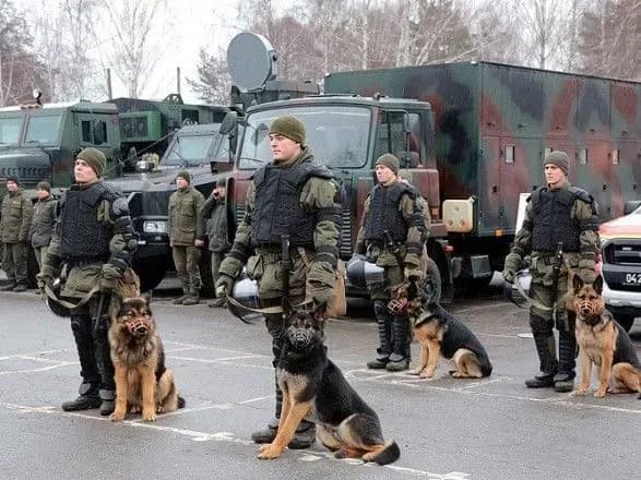 mvs-posililo-okhoronu-inozemnikh-posolstv-i-konsulstv