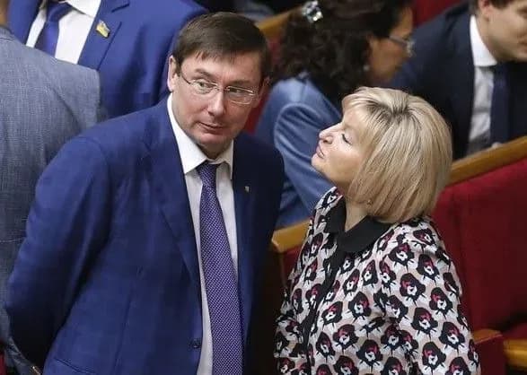 genprokuror-otrimav-1-7-mln-grn-zarplati-a-druzhina-trimaye-2-4-mln-dol-gotivkoyu