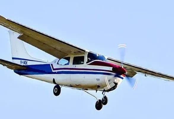 u-pivnichniy-makedoniyi-rozbivsya-litak-zaginula-vsya-simya