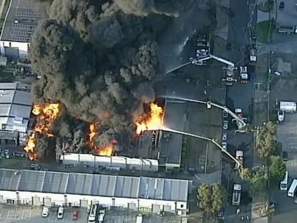 u-melburni-palaye-sklad-z-khimikatami-ye-postrazhdali