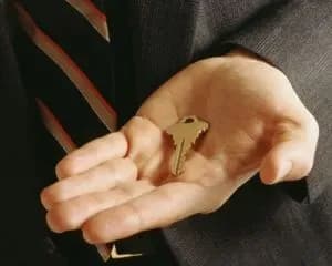 aferist-zavolodiv-kvartiroyu-u-1-3-mln-grn-u-tsentri-kiyeva