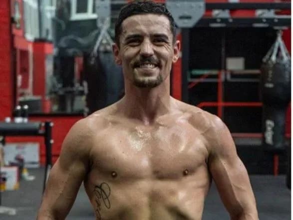 bokser-krolla-ostannim-chasom-lomachenko-propuskaye-vse-bilshe-udariv