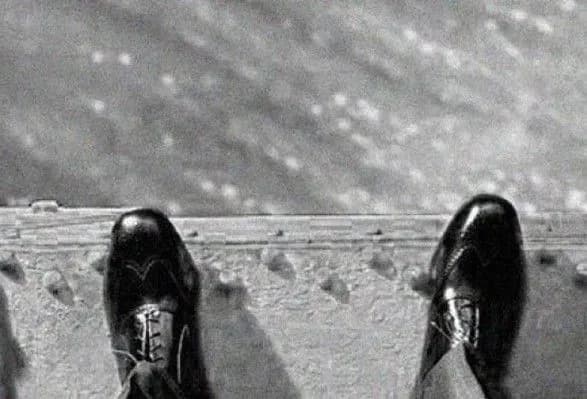 u-dnipri-cholovik-stribnuv-z-mostu