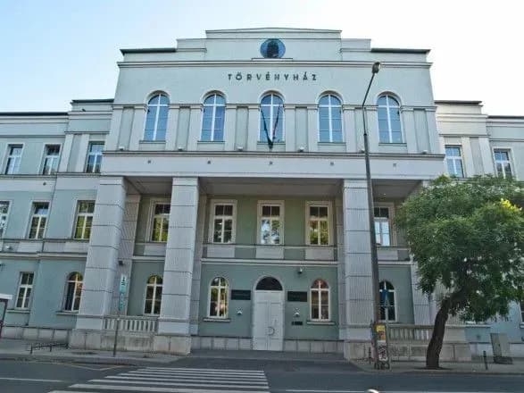 39-ukrayintsiv-buli-zasudzheni-v-ugorschini-za-falshuvannya-dokumentiv-pri-otrimanni-gromadyanstva