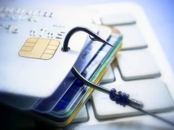 pid-viglyadom-investitsiy-shakhray-vimaniv-u-pidpriyemtsiv-4-mln-grn