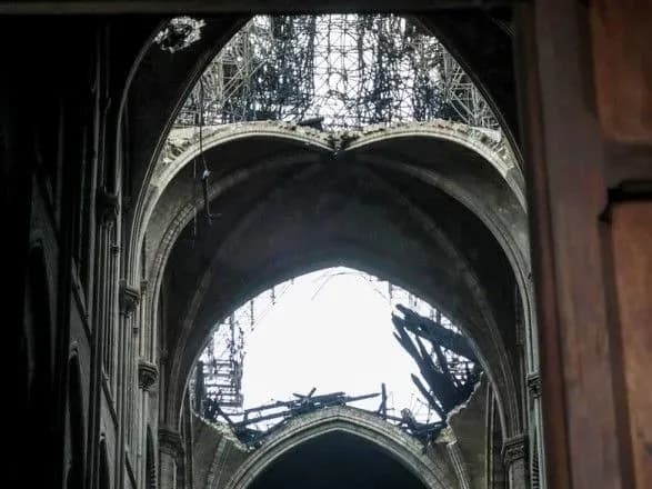 zmi-blagodiyniki-vzhe-poobitsyali-pozhertvuvati-na-notr-dam-mayzhe-1-mlrd-yevro